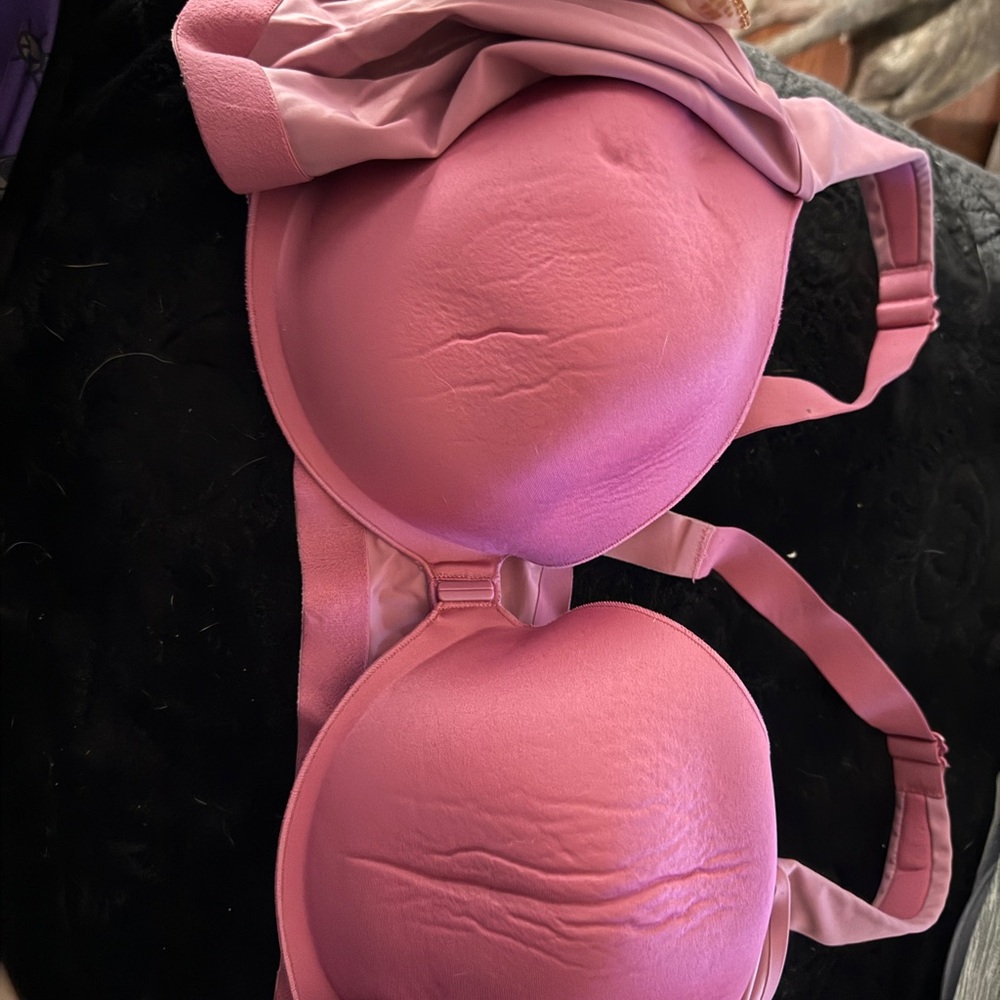 Bundle of Four Victorias Secret Sports Bras - Picture 7 of 9